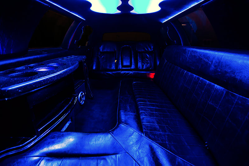 10-passenger town car